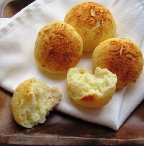 The best accompaniment to a coffee is a fresh almojabana 