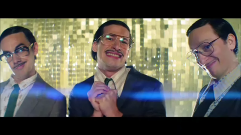 Admit it, if you had someone like this waiting for you when a song ends, you'd move to the other side of the room too!